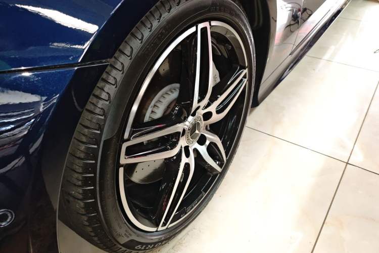 Used Mercedes-Benz E-Class 2019 E 300 Coupe Left Front Wheel Hub