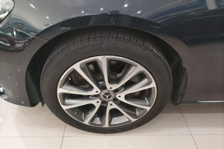Used Mercedes-Benz E-Class 2019 E 200 L Left Front Wheel Hub
