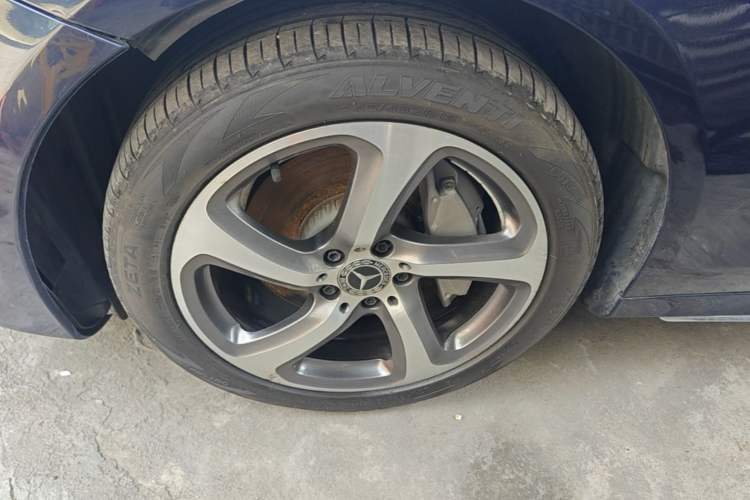 Used Mercedes-Benz E-Class 2019 E 300 L Sporty and Stylish Model Left Front Wheel Hub