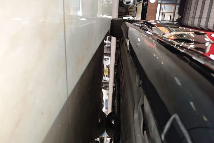 Used Mercedes-Benz E-Class 2019 E 300 Coupe Left Side Sill