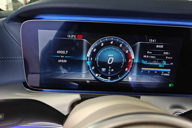 Used Mercedes-Benz E-Class 2019 E 200 Coupe Odometer Close Up
