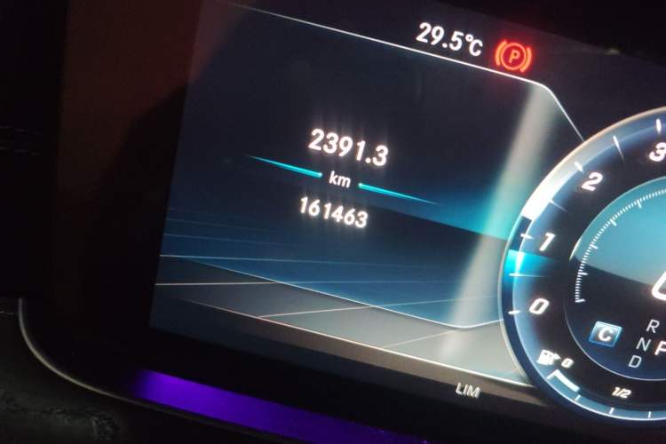 Used Mercedes-Benz E-Class 2019 E 300 L Sport Luxury Edition Odometer Close Up