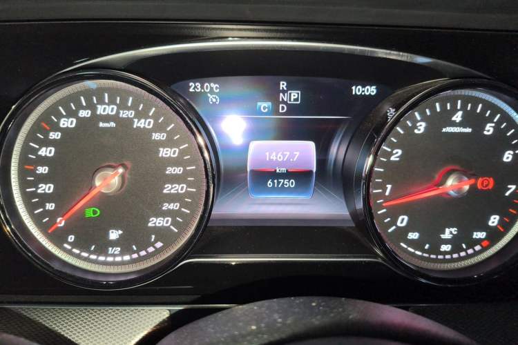Used Mercedes-Benz E-Class 2019 E 200 Sport Edition Odometer Close Up