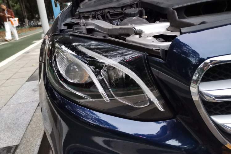 Used Mercedes-Benz E-Class 2019 Restyled E 300 L Sporty and Stylish Edition Right Front Headlight