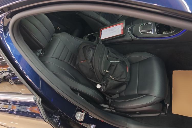 Used Mercedes-Benz E-Class 2019 Restyled E 300 L Sporty and Stylish Edition Right Front Seat