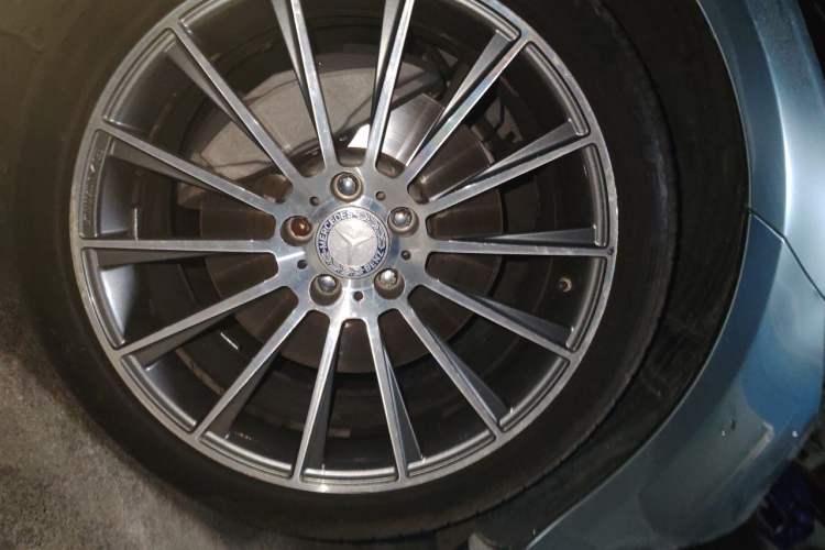 Used Mercedes-Benz E-Class 2019 Facelifted E 300 L Stylish Version Right Front Wheel Hub