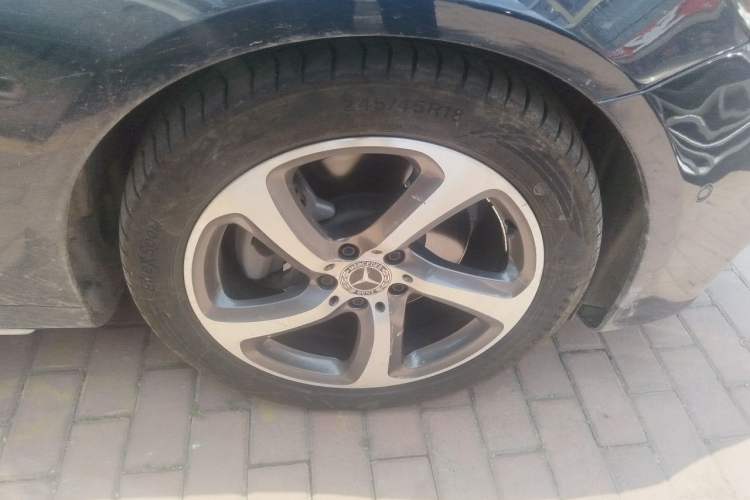 Used Mercedes-Benz E-Class 2019 E 200 L Sport 4MATIC Right Front Wheel Hub