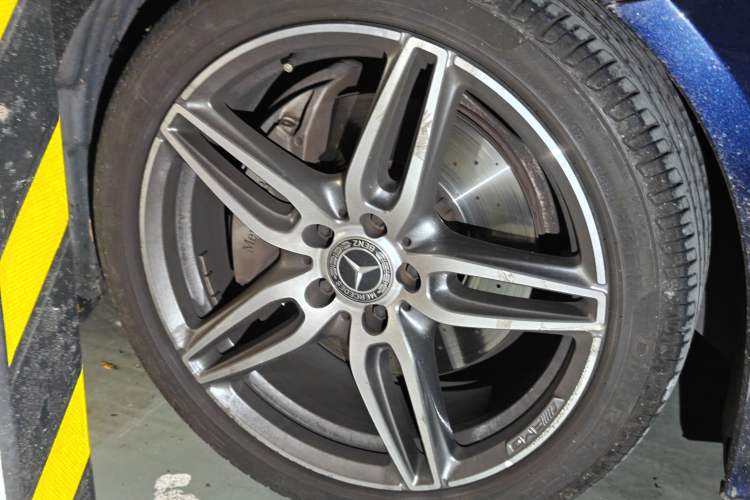 Used Mercedes-Benz E-Class 2019 E 200 Coupe Right Front Wheel Hub