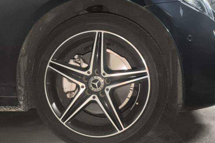 Used Mercedes-Benz E-Class 2019 E 200 Sport Edition Right Front Wheel Hub