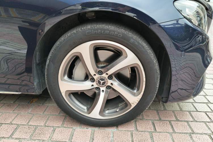 Used Mercedes-Benz E-Class 2019 E 300 L Sporty and Stylish Model Right Front Wheel Hub