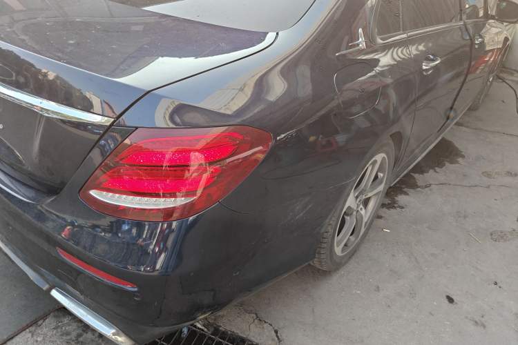 Used Mercedes-Benz E-Class 2019 E 300 L Sport Luxury Edition Right Rear Taillight