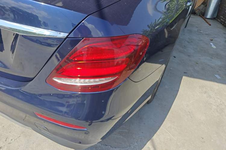 Used Mercedes-Benz E-Class 2019 E 300 L Sporty and Stylish Model Right Rear Taillight