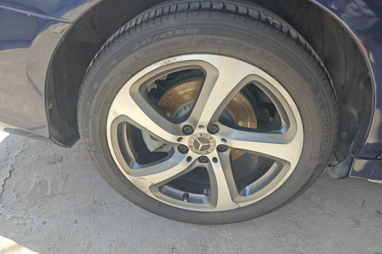 Used Mercedes-Benz E-Class 2019 E 300 L Sporty and Stylish Model Right Rear Wheel Hub