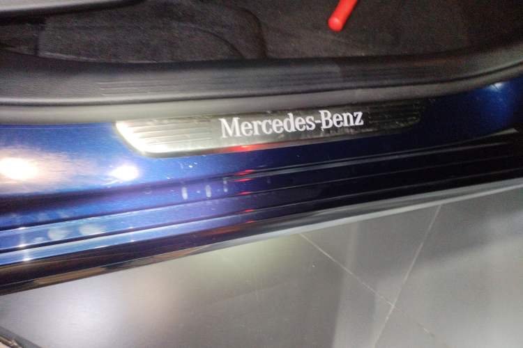Used Mercedes-Benz E-Class 2019 E 260 L Sport Edition Right Side Sill