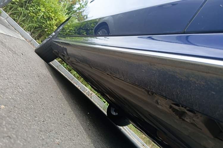 Used Mercedes-Benz E-Class 2019 E 260 L Sport Edition Right Side Sill