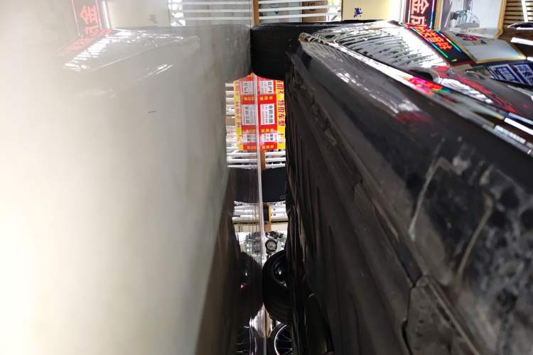 Used Mercedes-Benz E-Class 2019 E 300 Coupe Right Side Sill