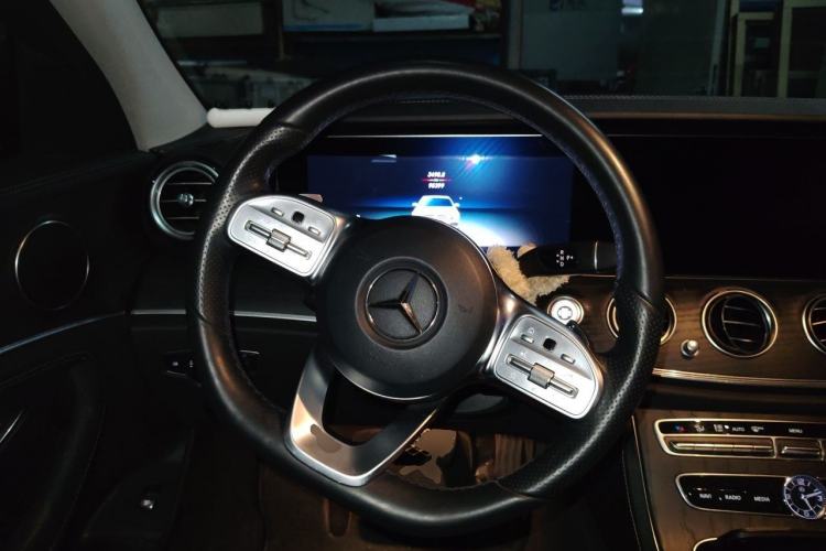 Used Mercedes-Benz E-Class 2019 Facelifted E 300 L Stylish Version Steering Wheel
