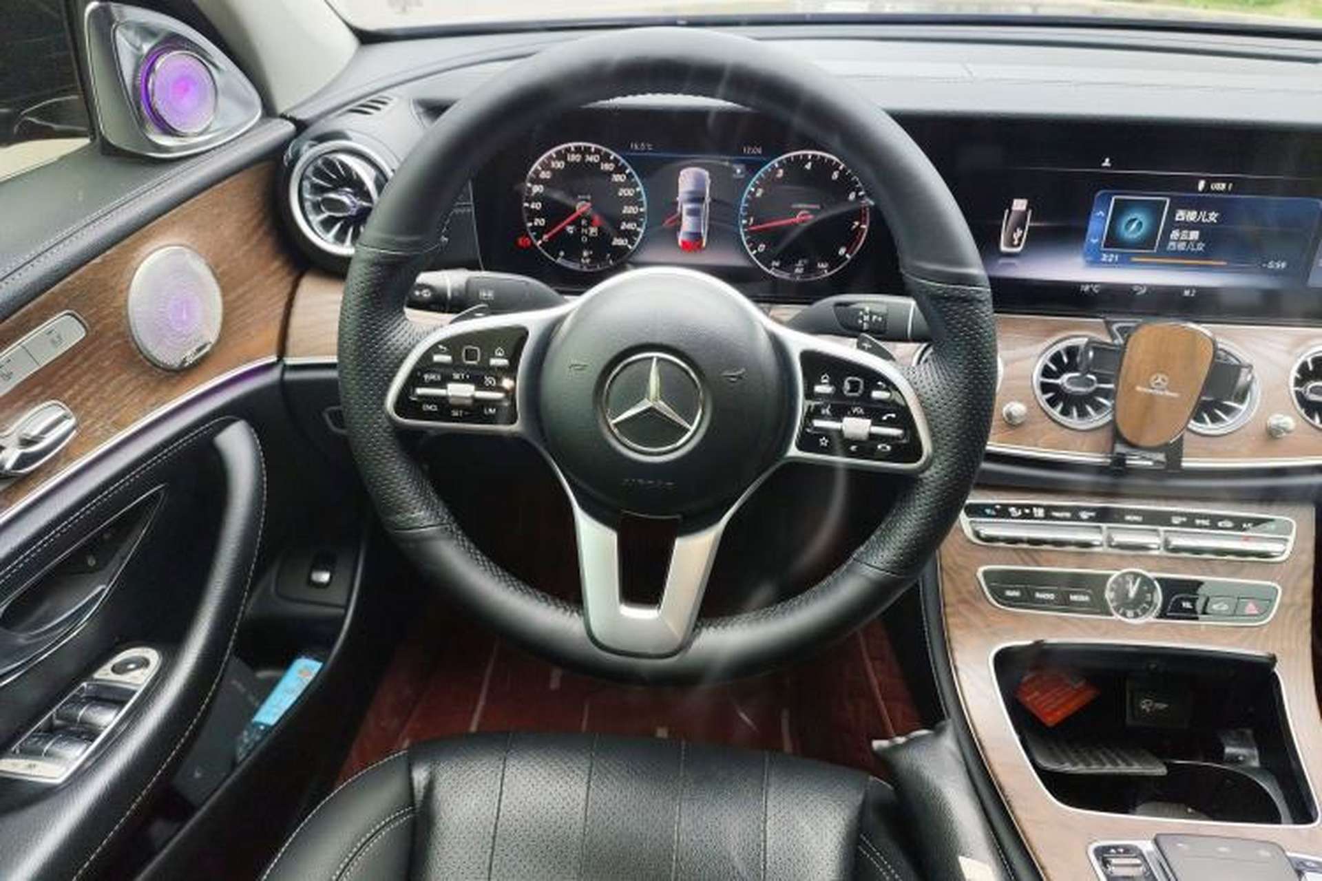 Used Mercedes-Benz E-Class 2019 E 300 L Stylish Model Steering Wheel