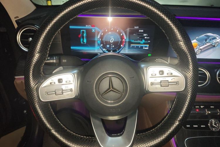 Used Mercedes-Benz E-Class 2019 E 300 L Sport Luxury Edition Steering Wheel