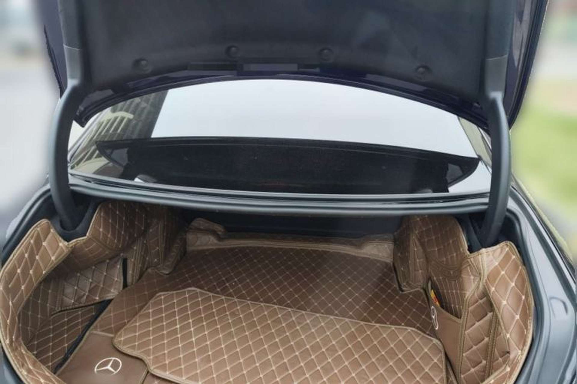 Used Mercedes-Benz E-Class 2019 E 300 L Stylish Model Trunk