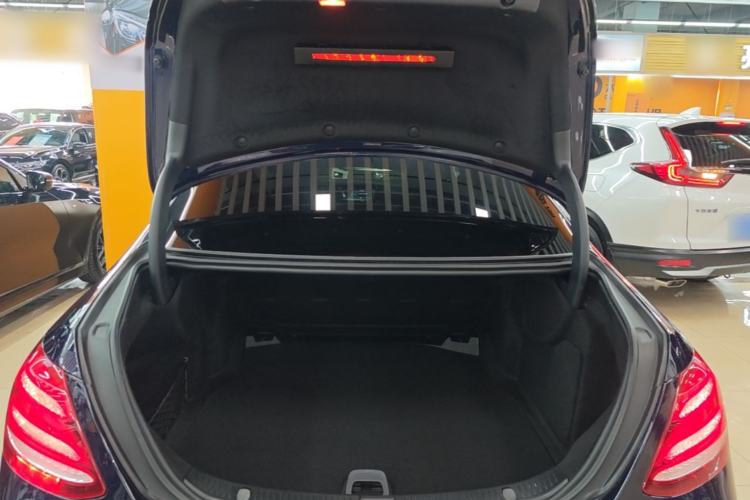 Used Mercedes-Benz E-Class 2019 Restyled E 300 L Sporty and Stylish Edition Trunk