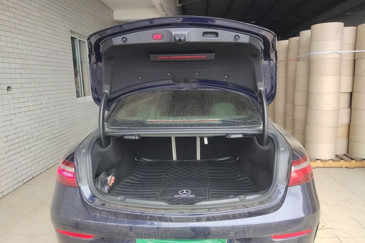 Used Mercedes-Benz E-Class 2019 E 200 4MATIC Coupe Trunk