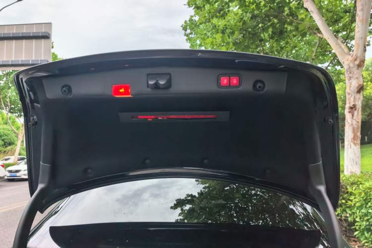 Used Mercedes-Benz E-Class 2019 E 260 Sport Edition Trunk