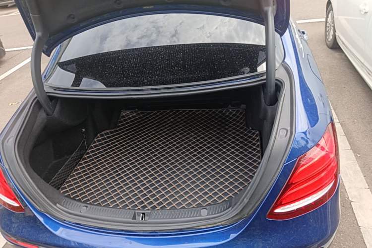 Used Mercedes-Benz E-Class 2019 E 260 L Sport Edition Trunk