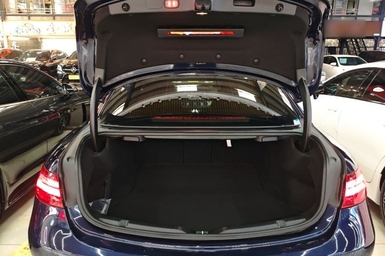 Used Mercedes-Benz E-Class 2019 E 300 Coupe Trunk