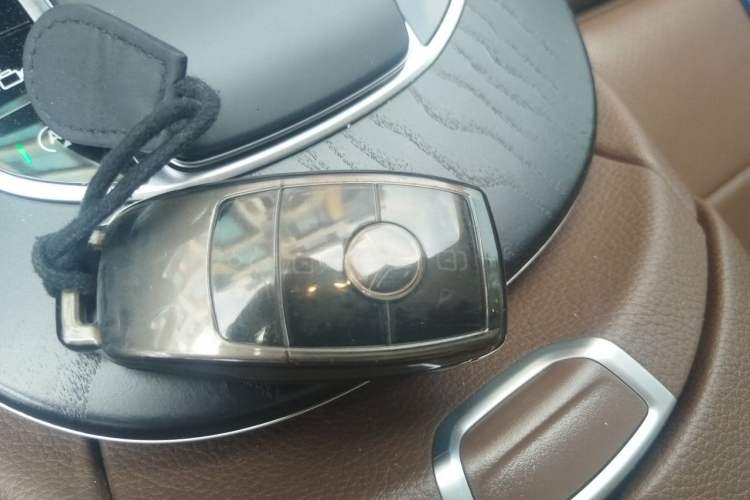 Used Mercedes-Benz E-Class 2019 E 200 L Sport 4MATIC Vehicle Key