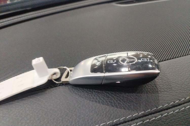 Used Mercedes-Benz E-Class 2019 E 260 L Sport Edition Vehicle Key