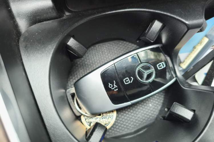 Used Mercedes-Benz E-Class 2019 E 200 L Vehicle Key
