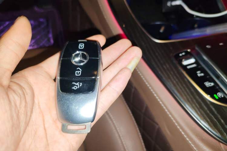 Used Mercedes-Benz E-Class 2019 E 260 L Sport Edition Vehicle Key