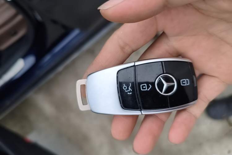 Used Mercedes-Benz E-Class 2019 Restyled E 300 L Sport Luxury Edition Vehicle Key