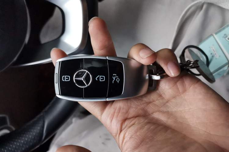 Used Mercedes-Benz E-Class 2019 Restyled E 300 L Sporty and Stylish Edition Vehicle Key