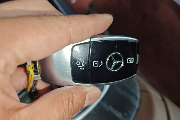 Used Mercedes-Benz E-Class 2019 E 300 L Sport Luxury Edition Vehicle Key