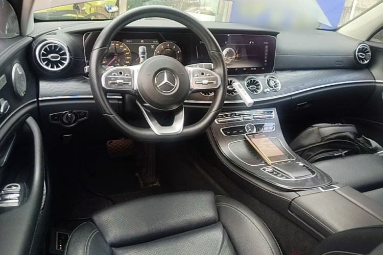 Used Mercedes-Benz E-Class 2019 E 200 L Sport Edition Center Console
