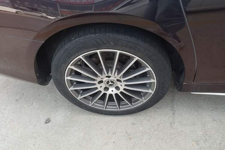Used Mercedes-Benz E-Class 2019 E 200 L Sport Edition Right Rear Wheel Hub