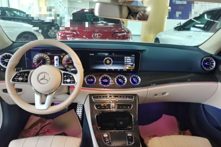 Used Mercedes-Benz E-Class 2019 E 200 4MATIC Coupe Center Console