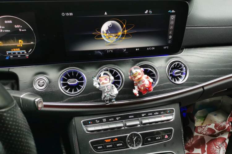 Used Mercedes-Benz E-Class 2019 E 200 Coupe Audio And AC Panel