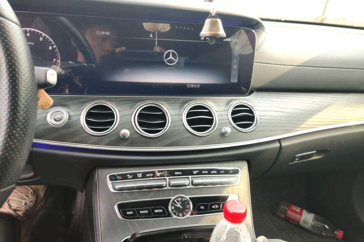 Used Mercedes-Benz E-Class 2019 E 260 L Sport Edition Audio And AC Panel