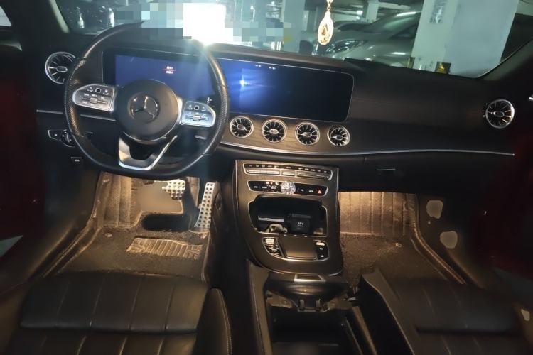 Used Mercedes-Benz E-Class 2019 E 200 Coupe Center Console