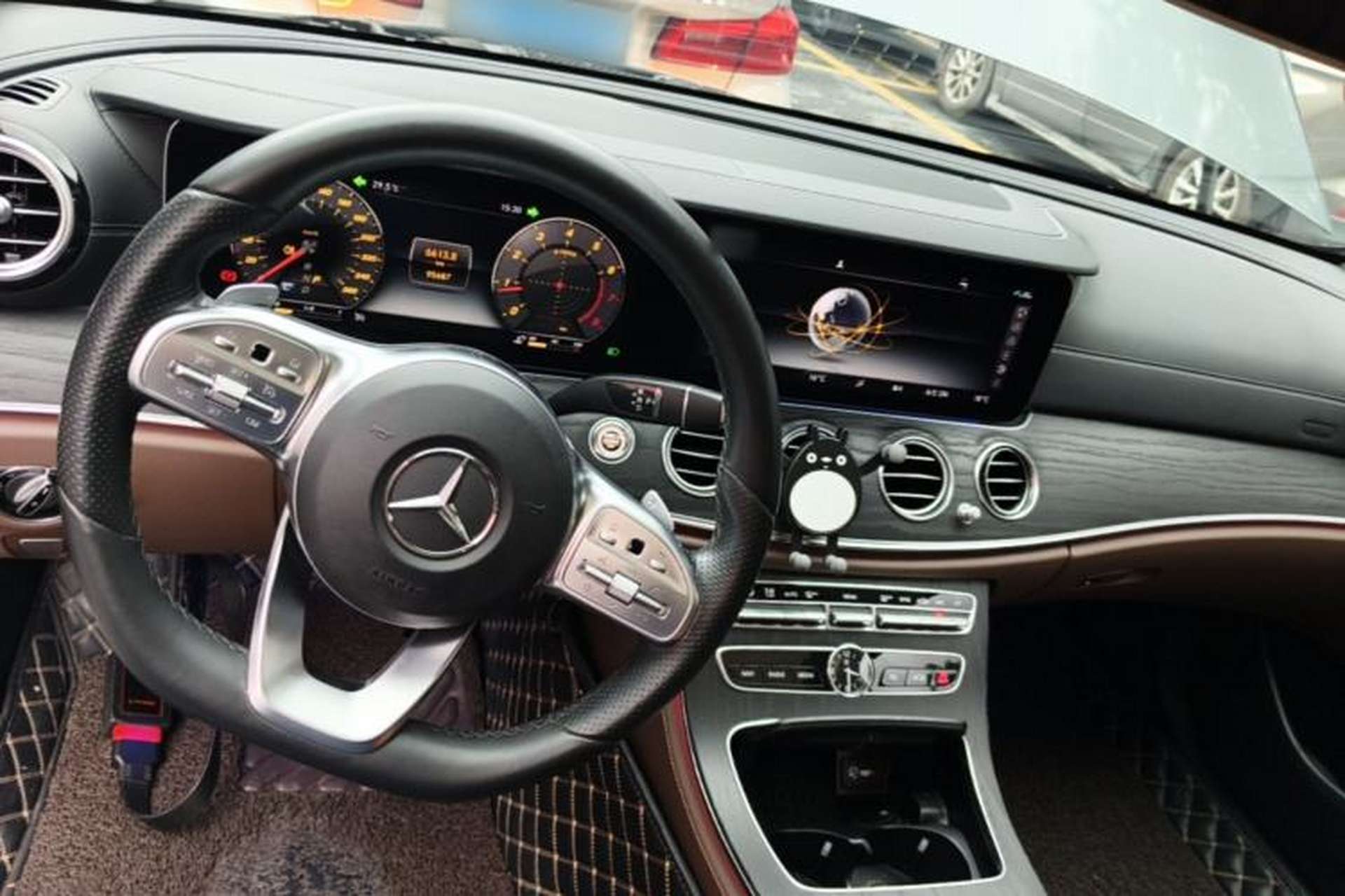 Used Mercedes-Benz E-Class 2019 Restyled E 300 L Sporty and Stylish Edition Center Console