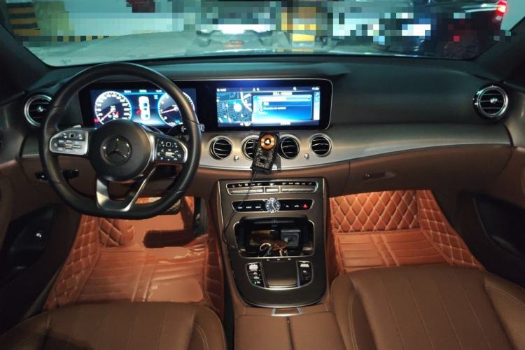 Used Mercedes-Benz E-Class 2019 E 260 Sport Edition Center Console