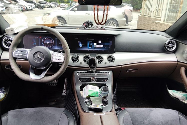 Used Mercedes-Benz E-Class 2019 E 200 Sport Edition Center Console
