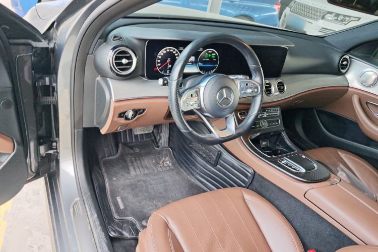 Used Mercedes-Benz E-Class 2019 E 260 Sport Edition Center Console
