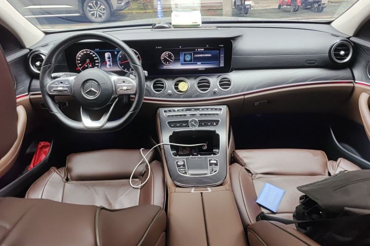 Used Mercedes-Benz E-Class 2019 E 200 L Sport Edition Center Console
