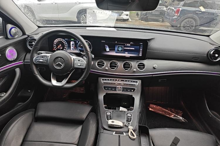 Used Mercedes-Benz E-Class 2019 E 260 L Sport Edition Center Console