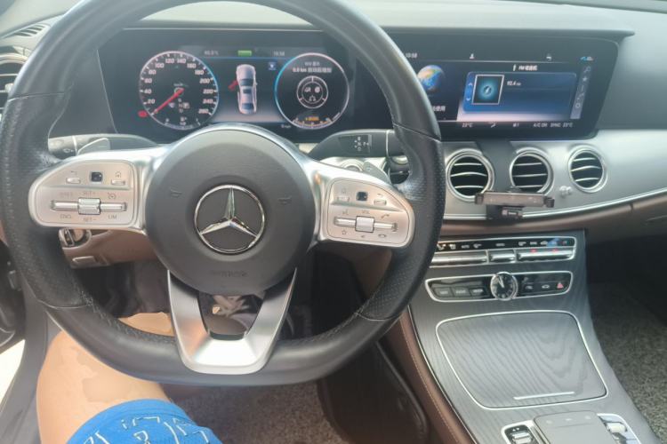 Used Mercedes-Benz E-Class 2019 E 260 Sport Edition Center Console