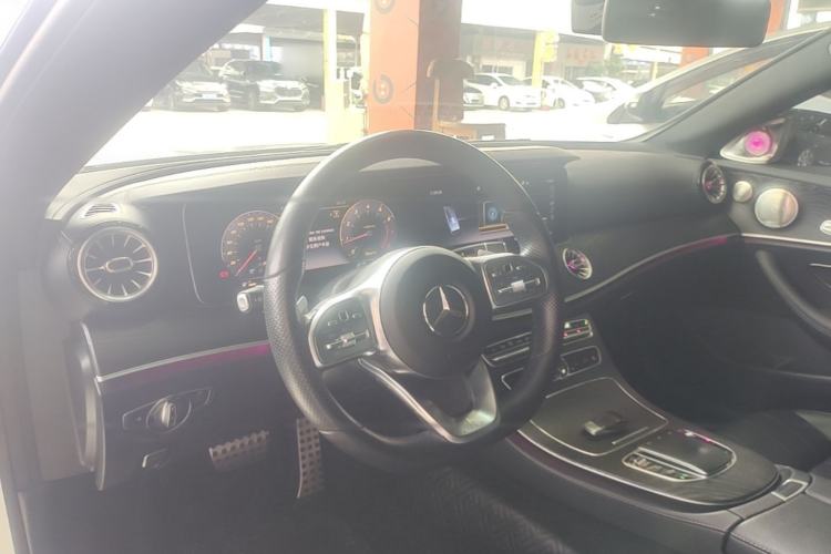 Used Mercedes-Benz E-Class 2019 E 200 Coupe Center Console